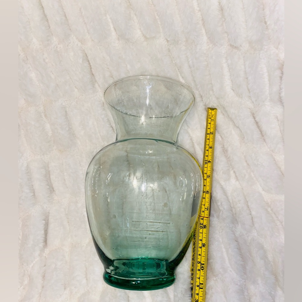Clear 11”vase - Picture 2 of 2